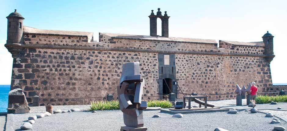 San José vár Múzeumok és turista központok Lanzarotéban