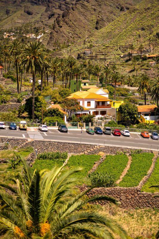 Sendero a la cascada en el barranco de Arure