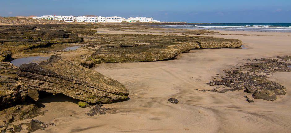 Famara strand Lanzarote népszerű strandjai