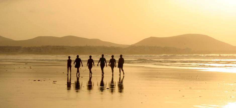 Famara strand Lanzarote népszerű strandjai