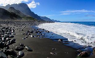 Barranco y playa de Guayedra